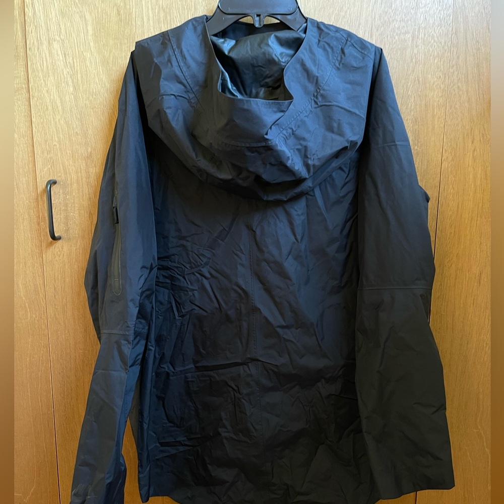 Nike Light Weight Women's Hooded Rain  Jacket M Black - Picture 2 of 16
